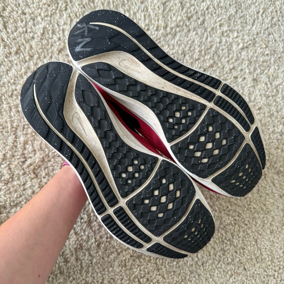 Nike Air Zoom Pegasus 39
Mens 9.5 - Picture 5 of 7